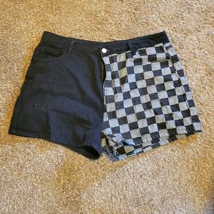 Romwe XXL checkered shorts